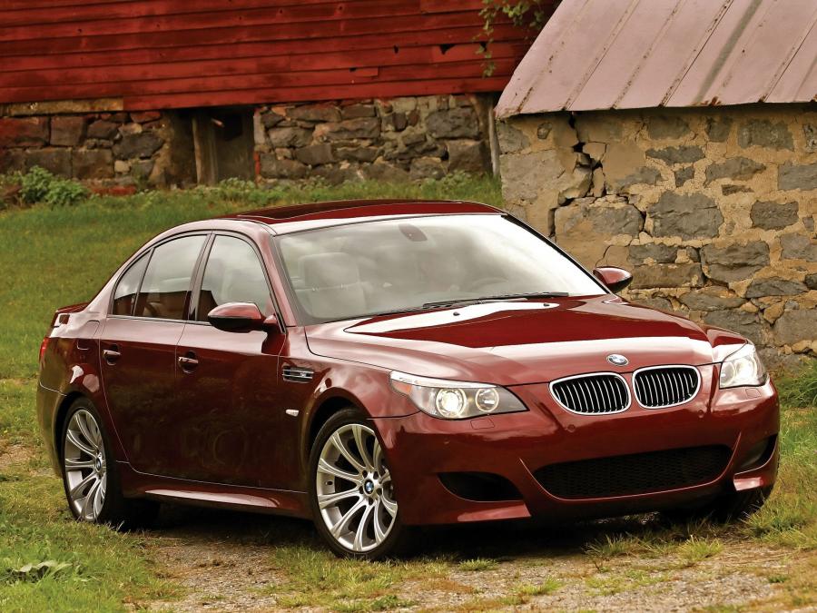  BMW M5 2005 года  (US) (фото 4 из 35)
